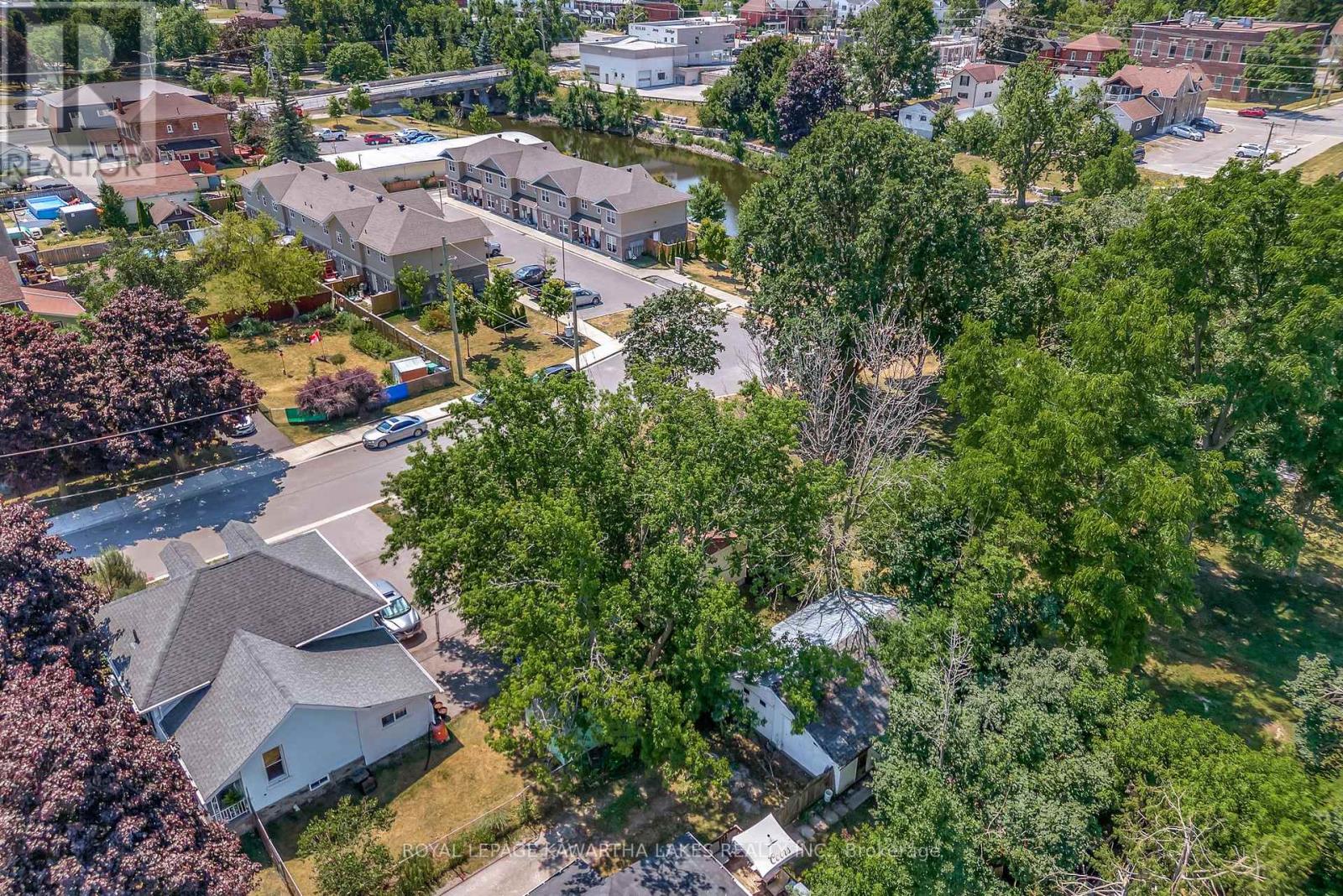 4 Bond Street E, Kawartha Lakes, Ontario  K9V 3P3 - Photo 6 - X12311415