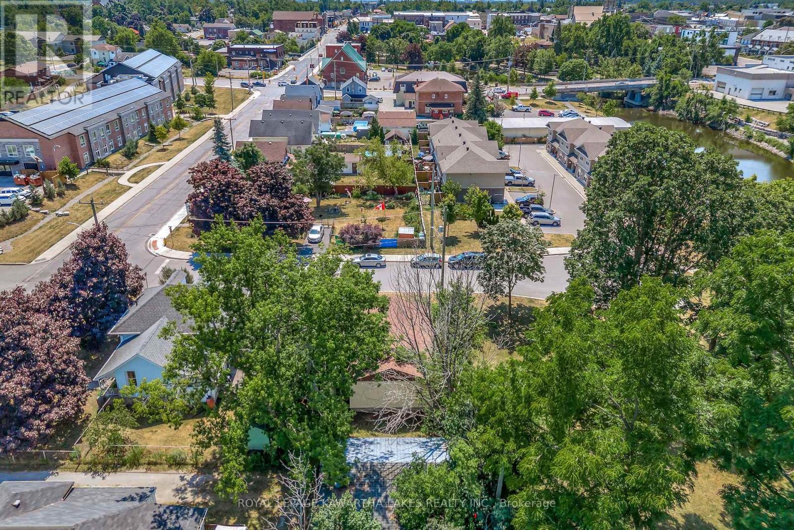 4 Bond Street E, Kawartha Lakes, Ontario  K9V 3P3 - Photo 7 - X12311415
