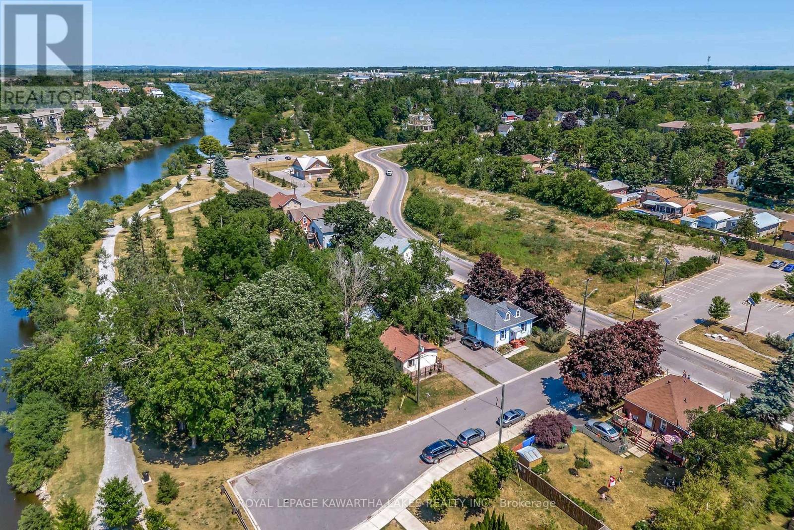 4 Bond Street E, Kawartha Lakes, Ontario  K9V 3P3 - Photo 9 - X12311415