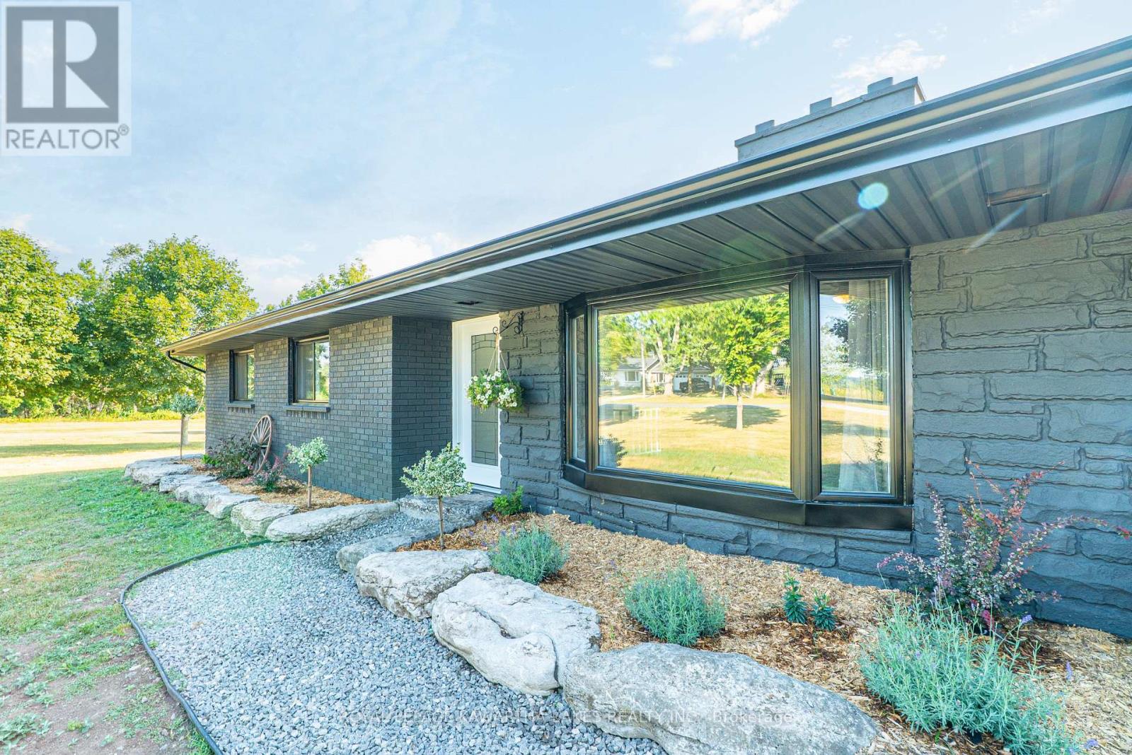 1152 Killarney Bay Road, Kawartha Lakes, Ontario  K0M 1G0 - Photo 9 - X12339241