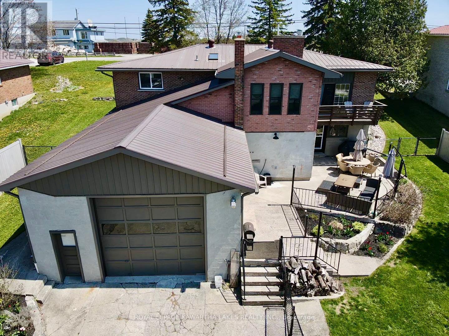 674 Osborne Street, Brock, Ontario  L0K 1A0 - Photo 2 - N12341516
