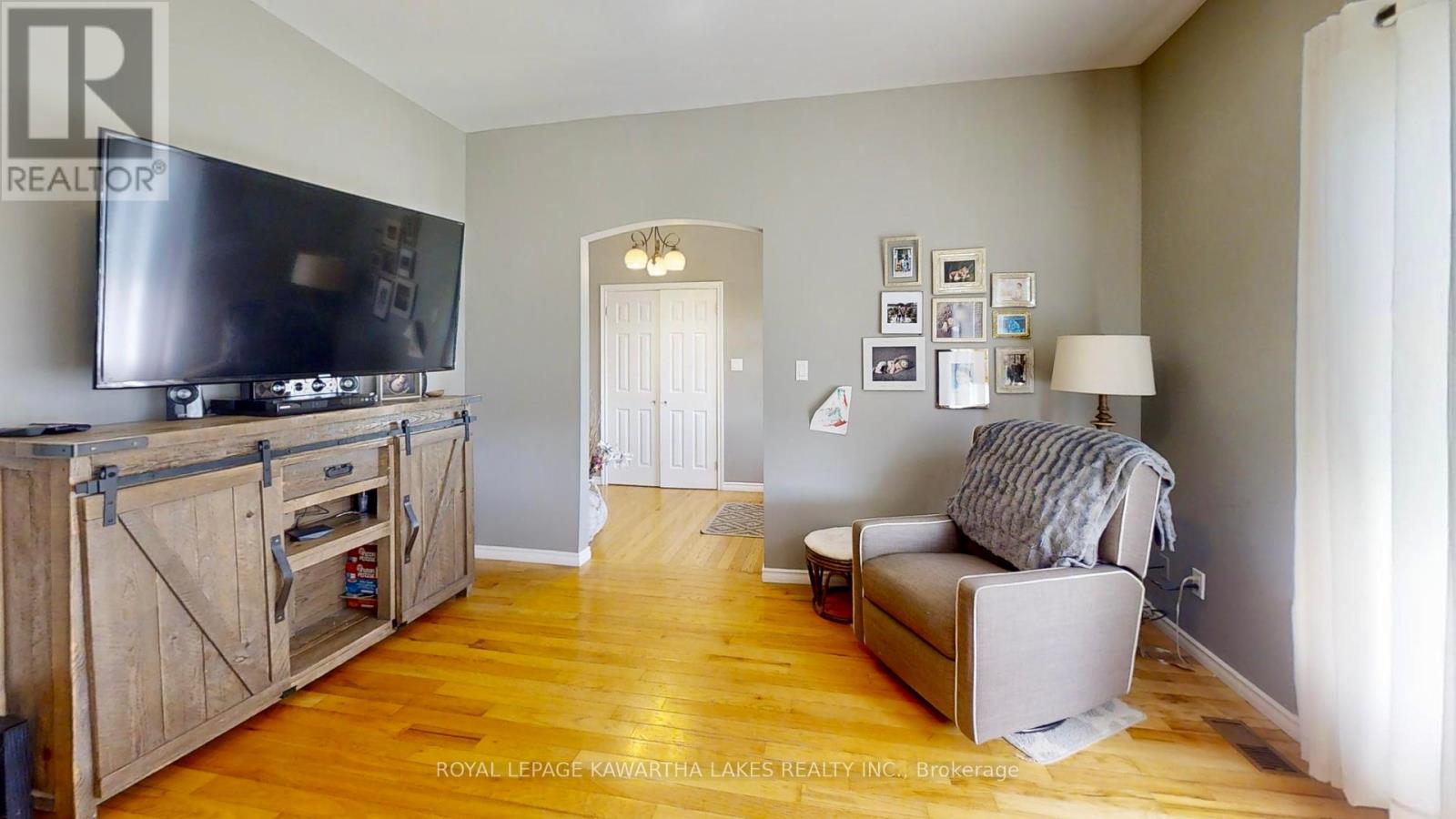 674 Osborne Street, Brock, Ontario  L0K 1A0 - Photo 8 - N12341516