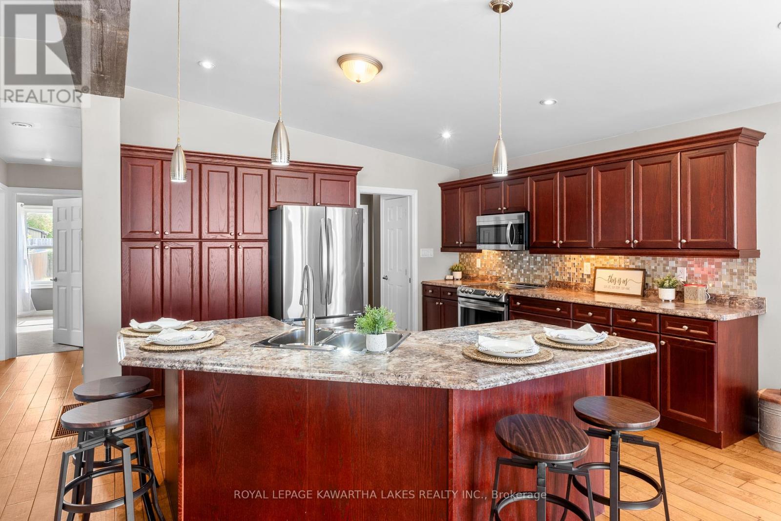 95 Lindsay Street, Kawartha Lakes, Ontario  K0M 1N0 - Photo 15 - X12344930