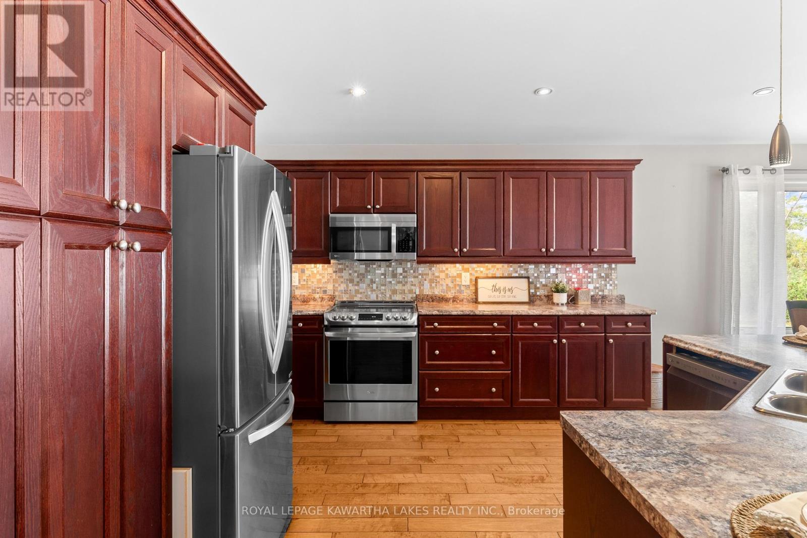95 Lindsay Street, Kawartha Lakes, Ontario  K0M 1N0 - Photo 17 - X12344930