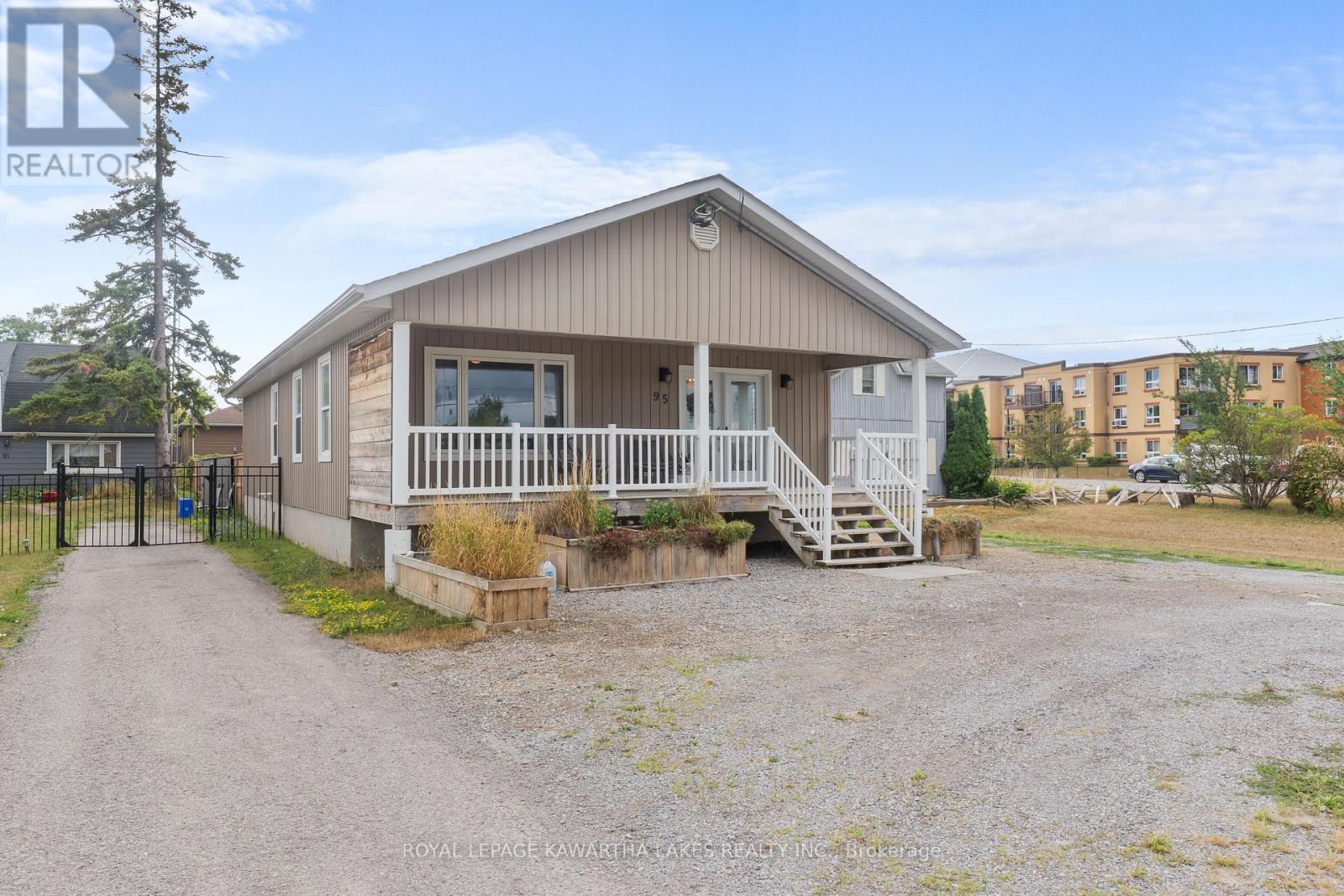 95 Lindsay Street, Kawartha Lakes, Ontario  K0M 1N0 - Photo 2 - X12344930