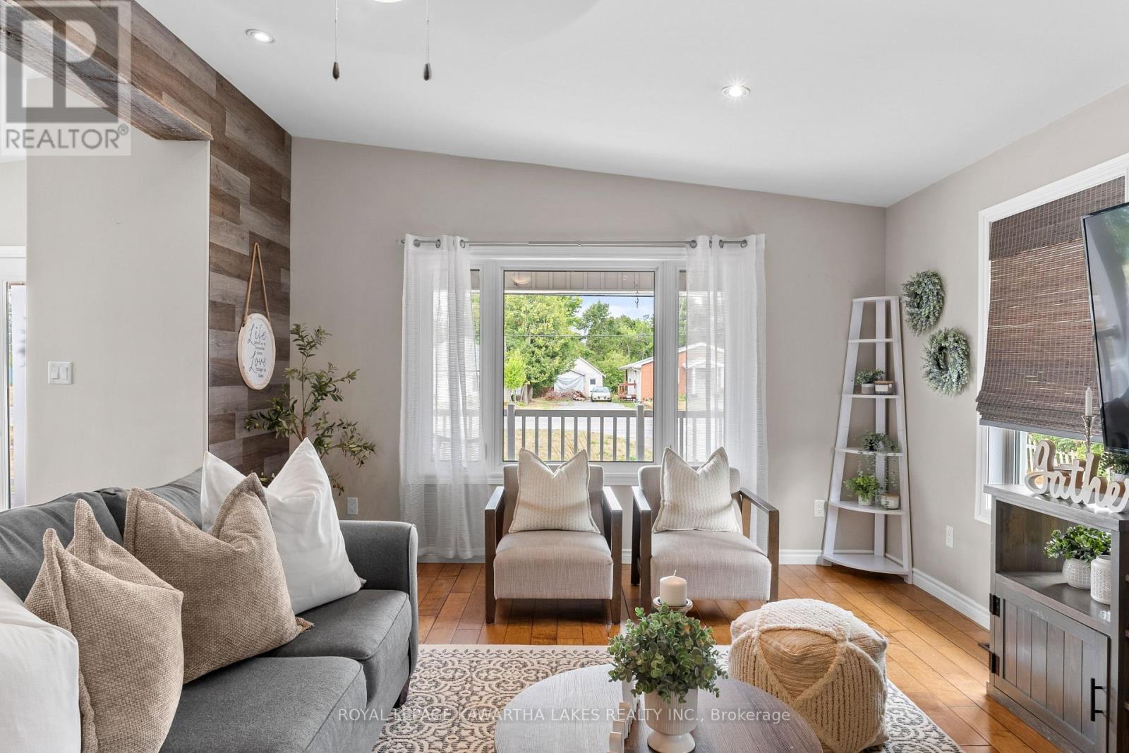95 Lindsay Street, Kawartha Lakes, Ontario  K0M 1N0 - Photo 6 - X12344930