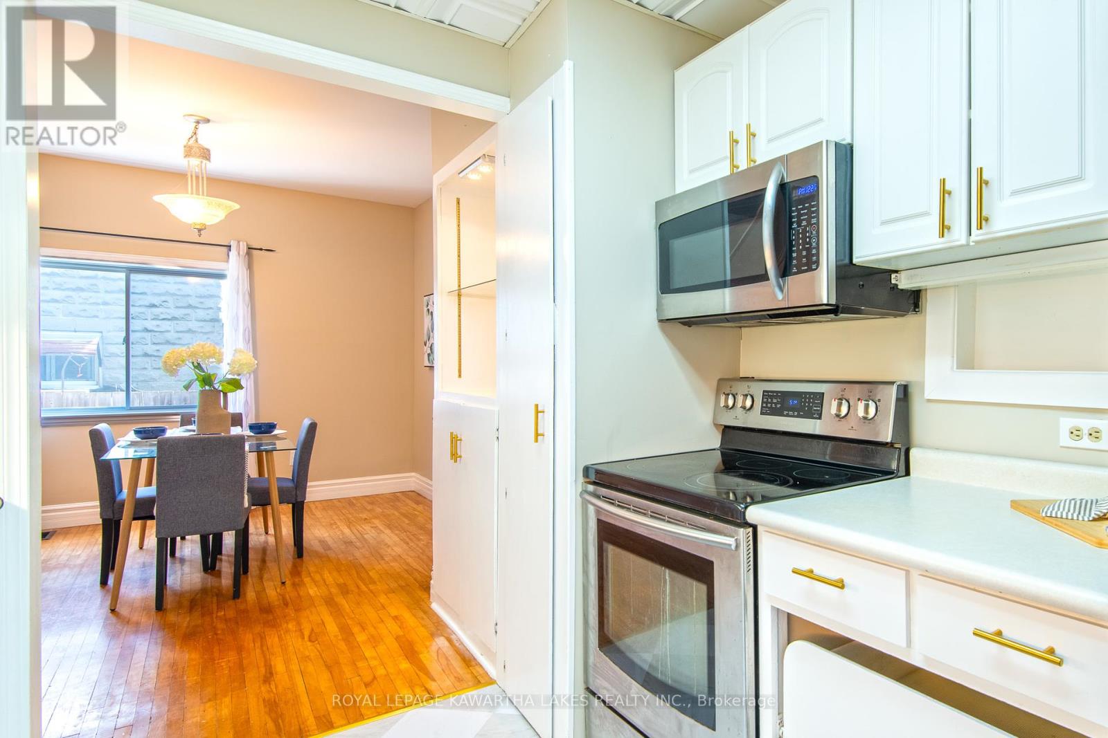 91 Glenelg Street W, Kawartha Lakes, Ontario  K9V 2V8 - Photo 10 - X12352452