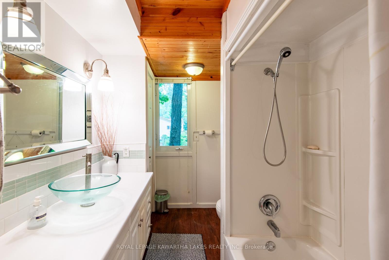 130 Driftwood Village Drive, Kawartha Lakes, Ontario  K0M 1K0 - Photo 10 - X12363936