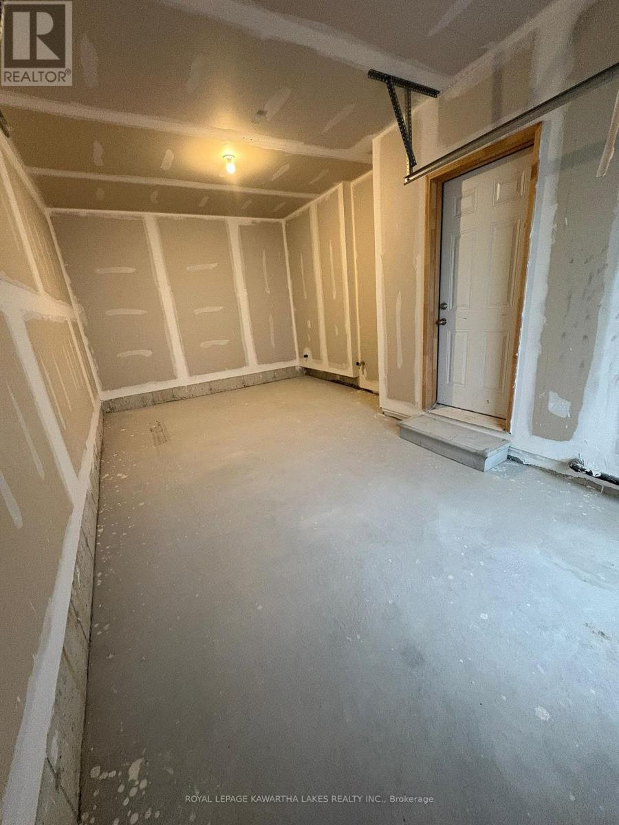 27 Hickey Lane, Kawartha Lakes, Ontario  K9V 0T3 - Photo 26 - X12367987