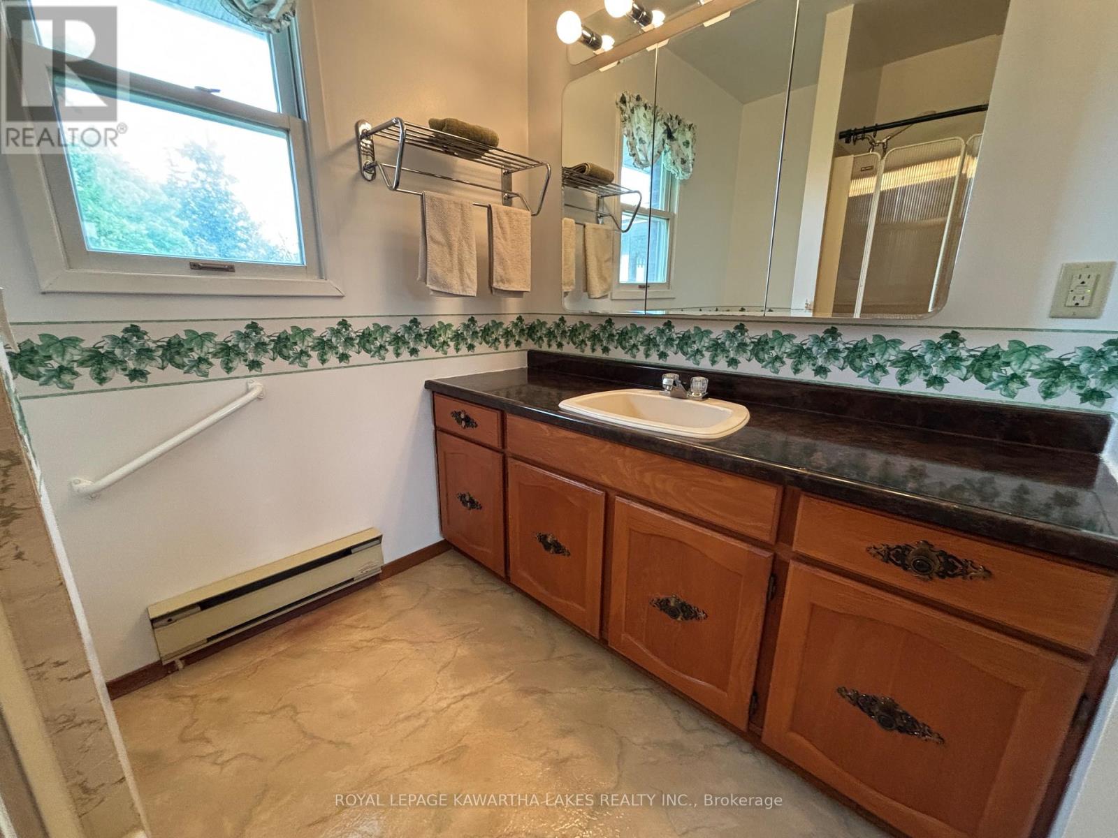 576 Lorneville Road, Kawartha Lakes, Ontario  K0M 2T0 - Photo 32 - X12373303