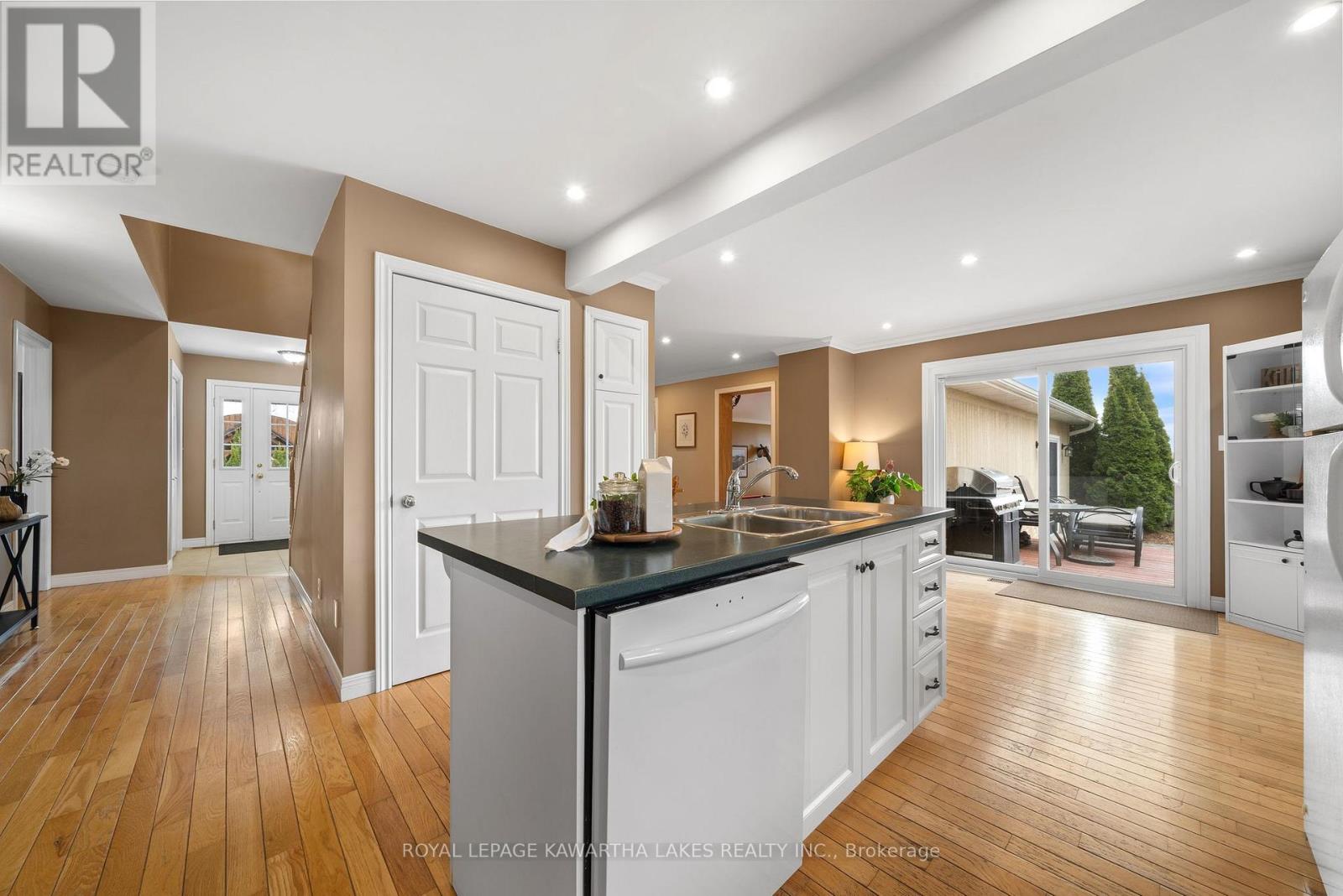 890 Woodville Road, Kawartha Lakes, Ontario  K0M 2T0 - Photo 14 - X12396313