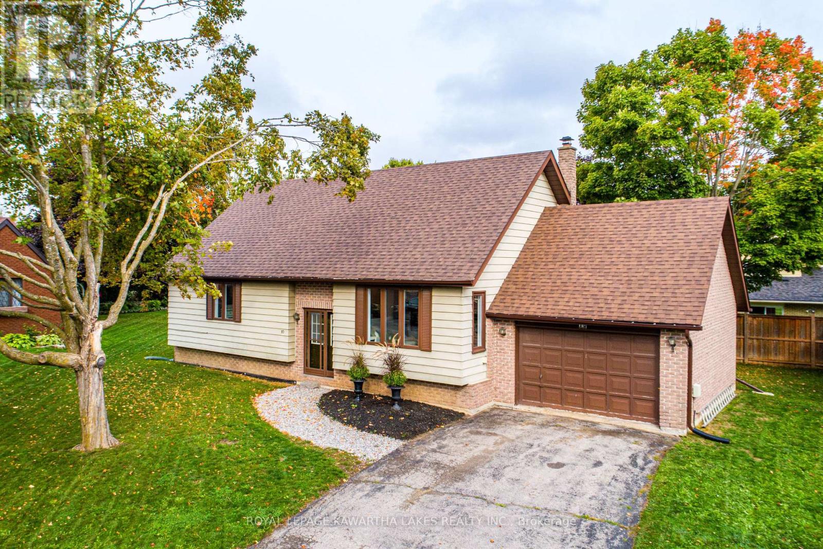 10 Don Court, Kawartha Lakes, Ontario  K9V 5T1 - Photo 1 - X12424844