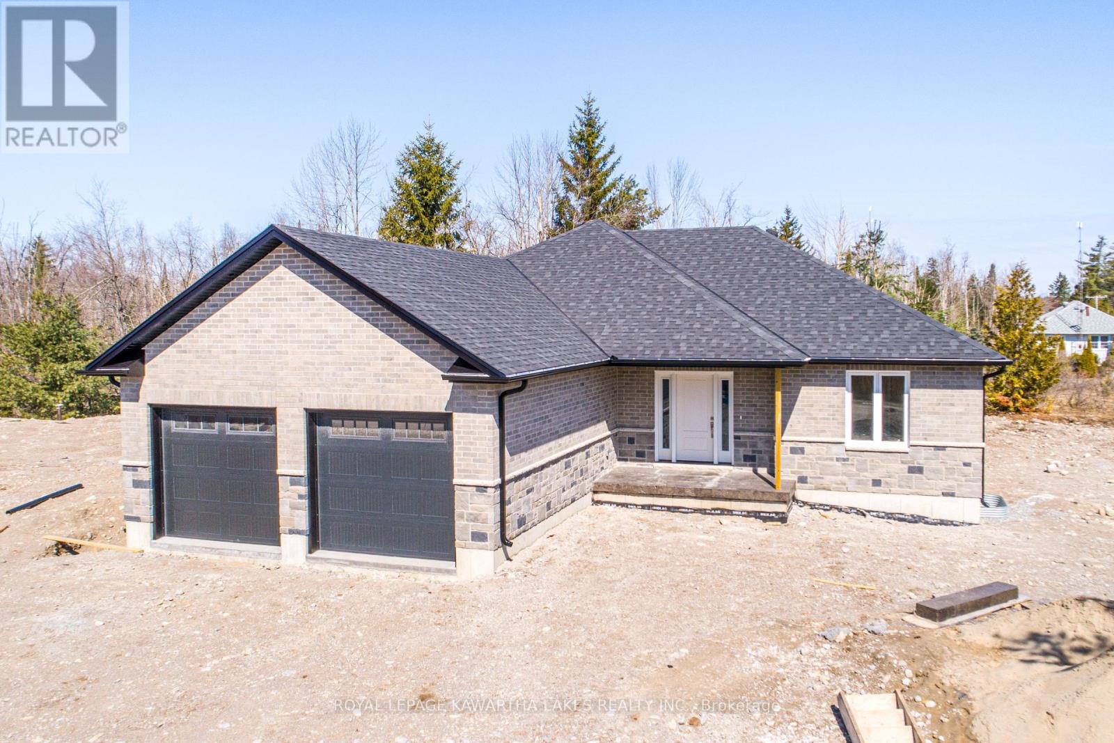 6 Patrick Street, Kawartha Lakes, Ontario  K0M 2B0 - Photo 1 - X12434489