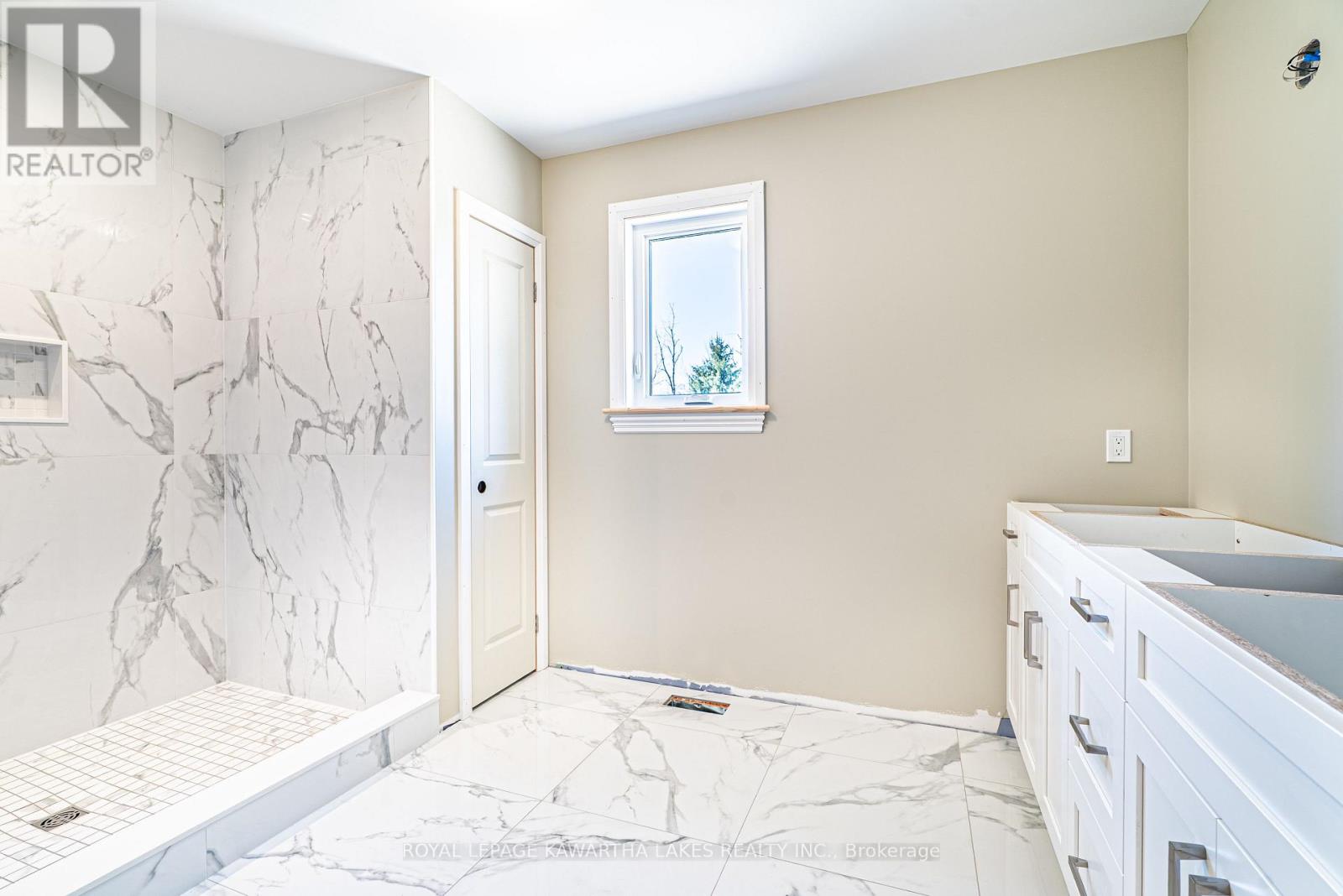 6 Patrick Street, Kawartha Lakes, Ontario  K0M 2B0 - Photo 16 - X12434489