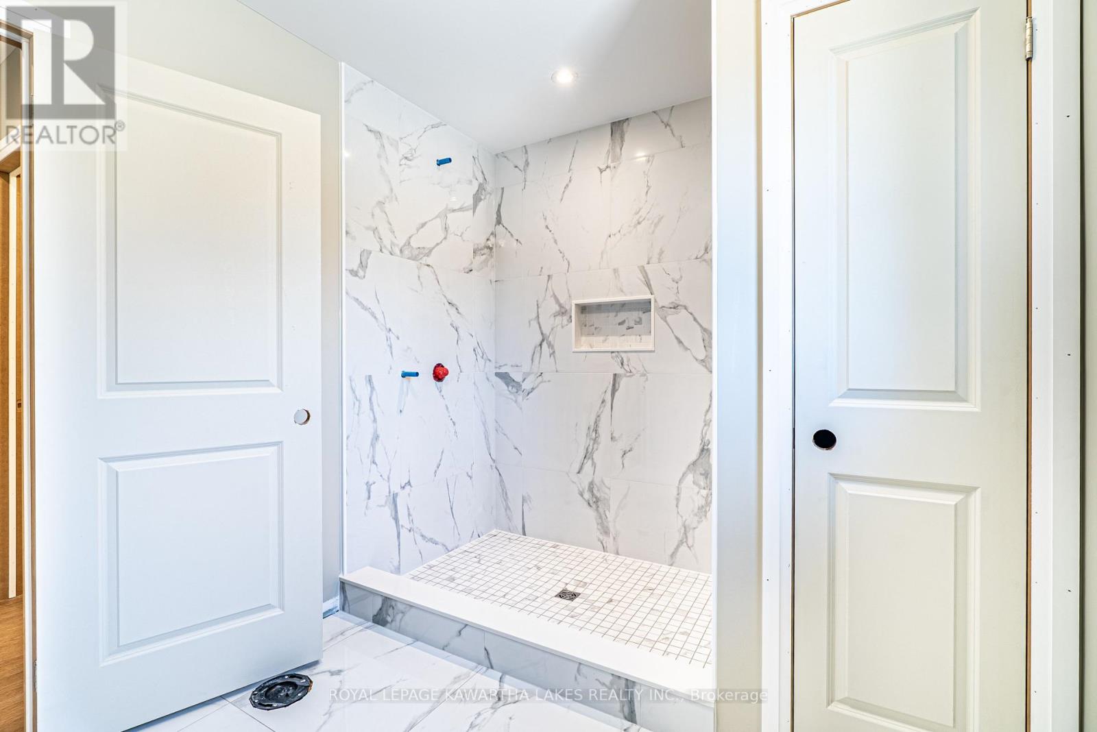 6 Patrick Street, Kawartha Lakes, Ontario  K0M 2B0 - Photo 17 - X12434489