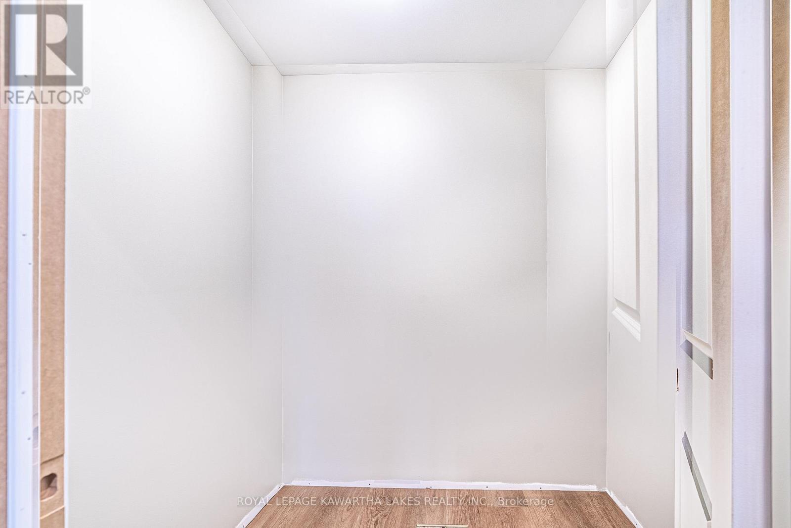 6 Patrick Street, Kawartha Lakes, Ontario  K0M 2B0 - Photo 18 - X12434489