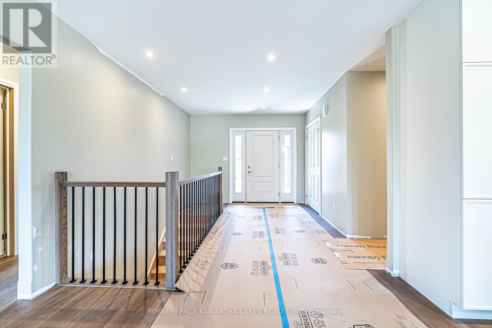 6 Patrick Street, Kawartha Lakes, Ontario  K0M 2B0 - Photo 4 - X12434489