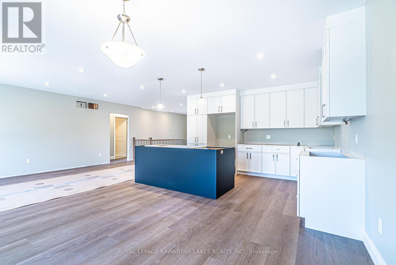 6 Patrick Street, Kawartha Lakes, Ontario  K0M 2B0 - Photo 6 - X12434489