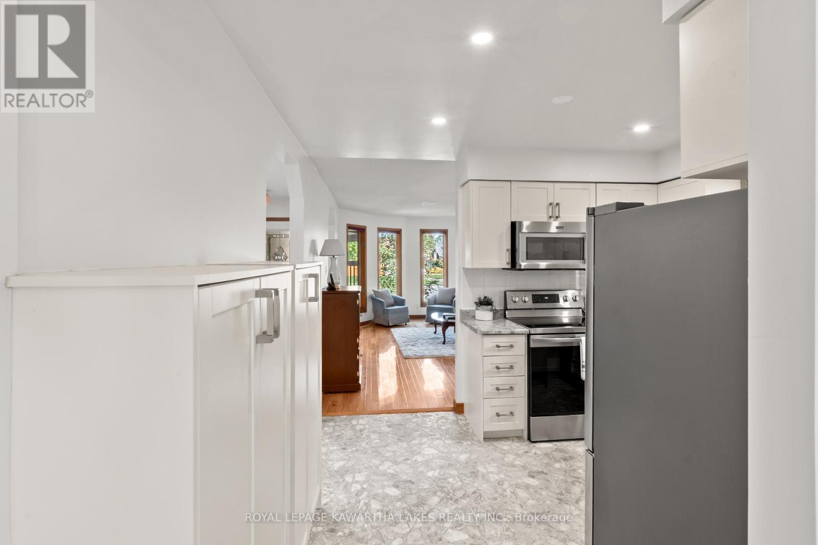 195 Elgin Street W, Kawartha Lakes, Ontario  K9V 6B1 - Photo 13 - X12445130