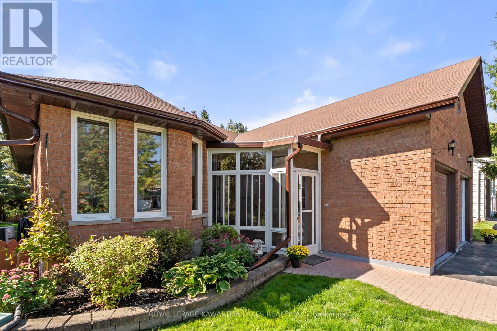 195 Elgin Street W, Kawartha Lakes, Ontario  K9V 6B1 - Photo 2 - X12445130