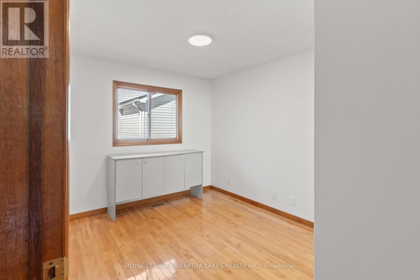 195 Elgin Street W, Kawartha Lakes, Ontario  K9V 6B1 - Photo 20 - X12445130