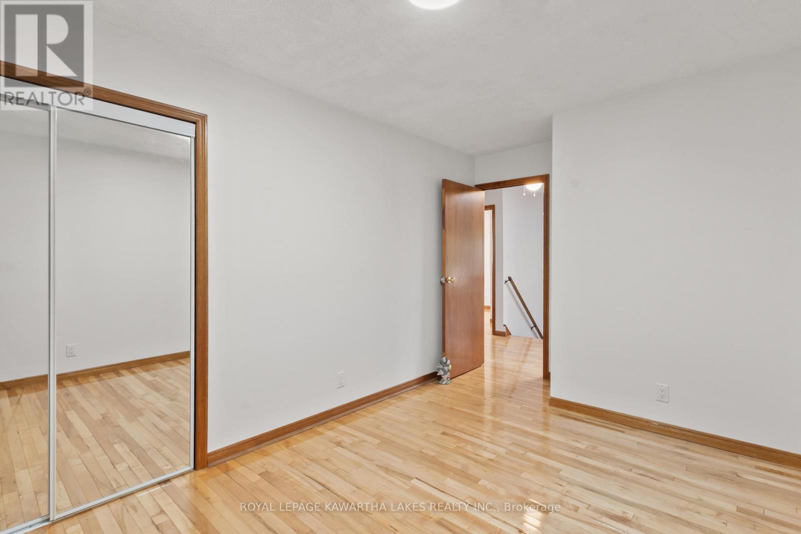 195 Elgin Street W, Kawartha Lakes, Ontario  K9V 6B1 - Photo 23 - X12445130