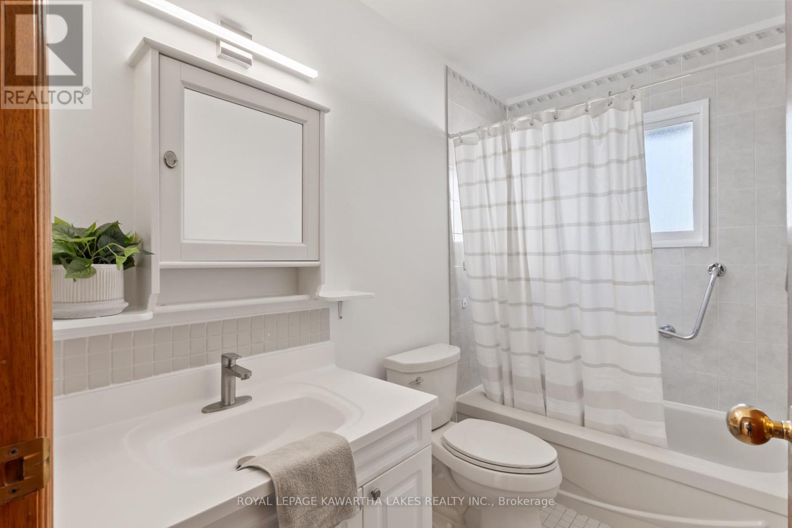 195 Elgin Street W, Kawartha Lakes, Ontario  K9V 6B1 - Photo 24 - X12445130