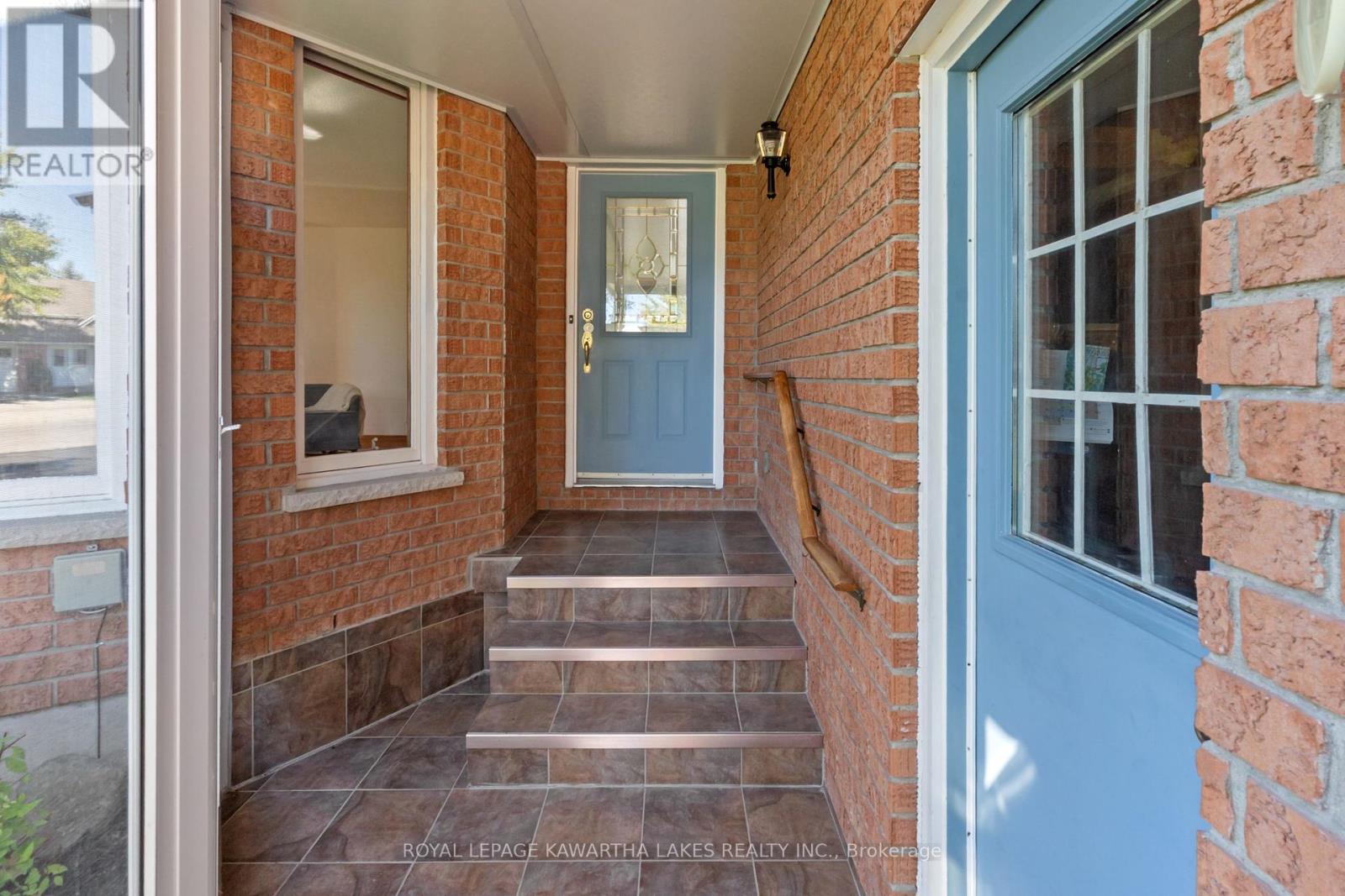 195 Elgin Street W, Kawartha Lakes, Ontario  K9V 6B1 - Photo 3 - X12445130