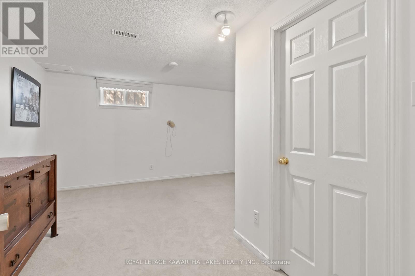 195 Elgin Street W, Kawartha Lakes, Ontario  K9V 6B1 - Photo 30 - X12445130