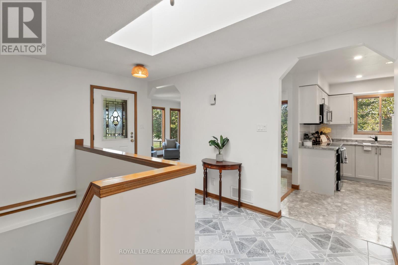 195 Elgin Street W, Kawartha Lakes, Ontario  K9V 6B1 - Photo 6 - X12445130