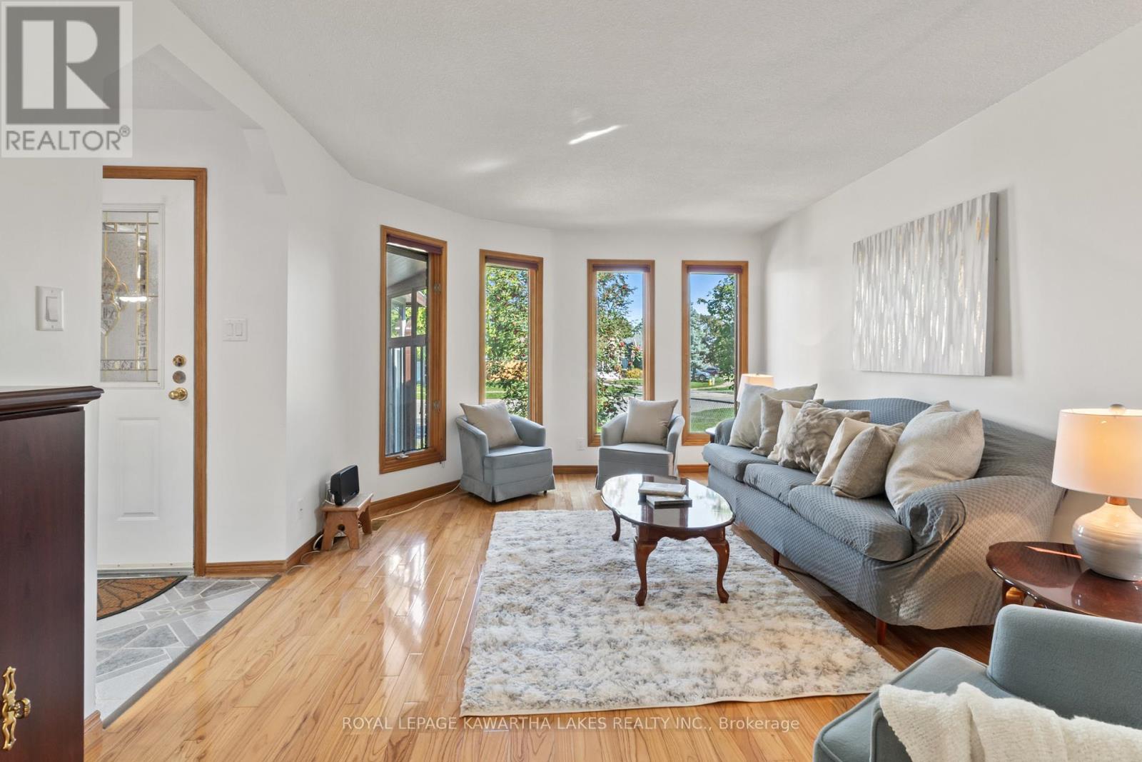 195 Elgin Street W, Kawartha Lakes, Ontario  K9V 6B1 - Photo 8 - X12445130