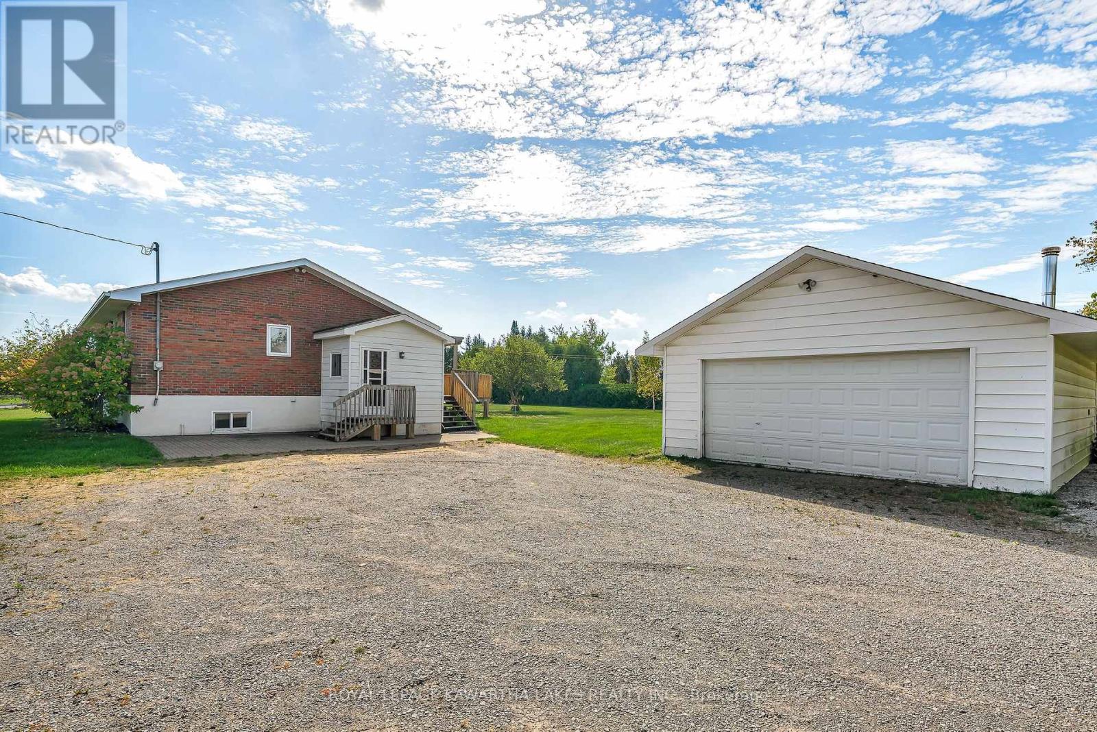1240 Meadowview Road, Kawartha Lakes, Ontario  K0L 2W0 - Photo 10 - X12452116
