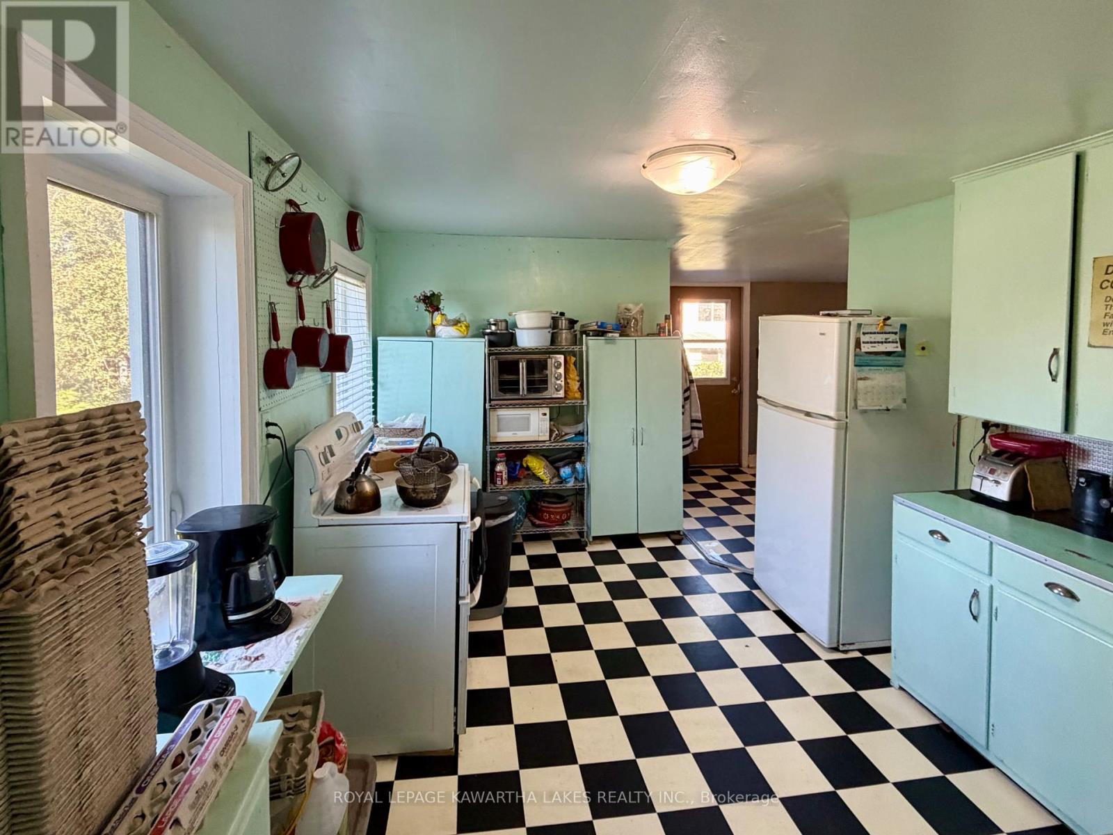 833 Woodville Road, Kawartha Lakes, Ontario  K0M 2T0 - Photo 12 - X12456328