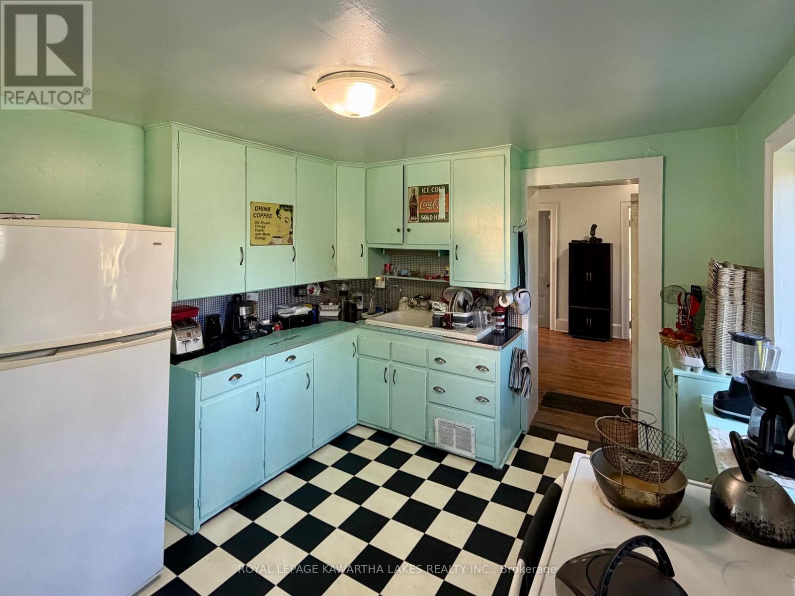 833 Woodville Road, Kawartha Lakes, Ontario  K0M 2T0 - Photo 14 - X12456328