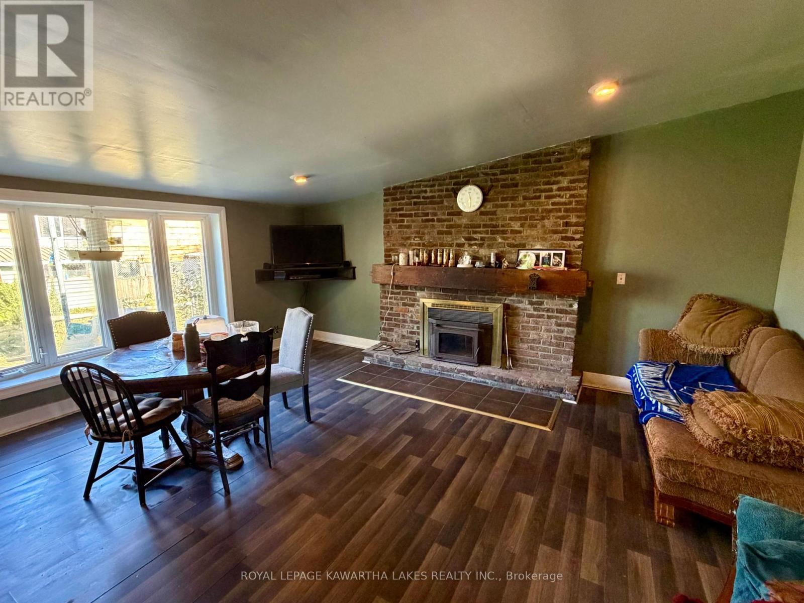 833 Woodville Road, Kawartha Lakes, Ontario  K0M 2T0 - Photo 17 - X12456328