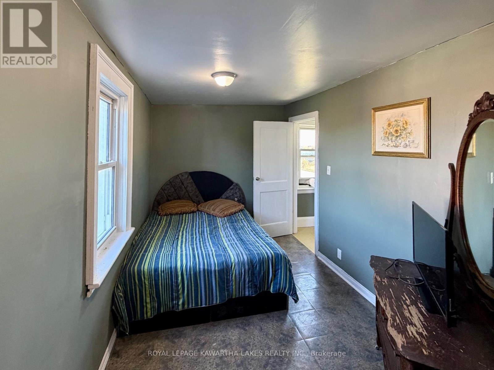 833 Woodville Road, Kawartha Lakes, Ontario  K0M 2T0 - Photo 33 - X12456328