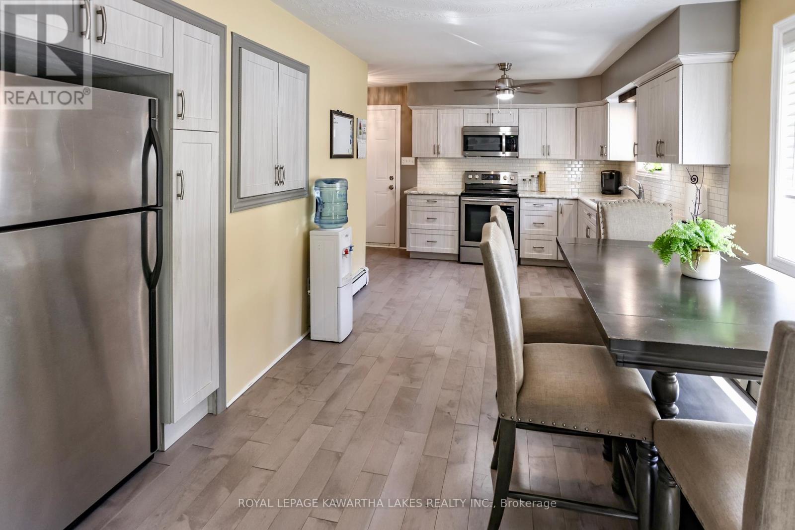 1185 Zoschke Drive, Penetanguishene, Ontario  L9M 2C4 - Photo 11 - S12456688