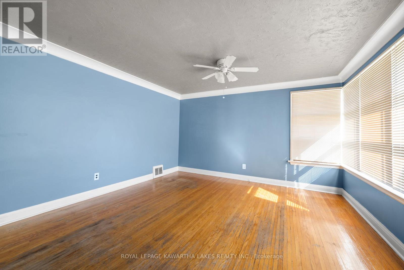 184 Ardmore Avenue, Kawartha Lakes, Ontario  K9V 2T5 - Photo 21 - X12463056