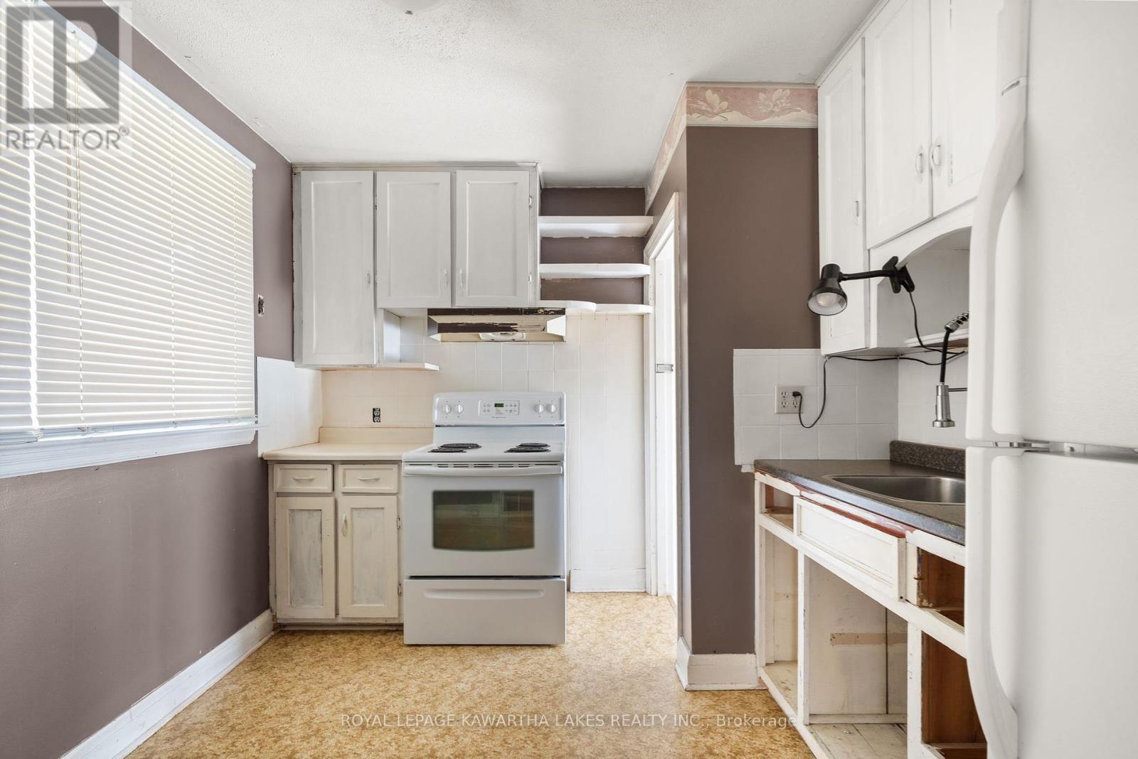 184 Ardmore Avenue, Kawartha Lakes, Ontario  K9V 2T5 - Photo 23 - X12463056