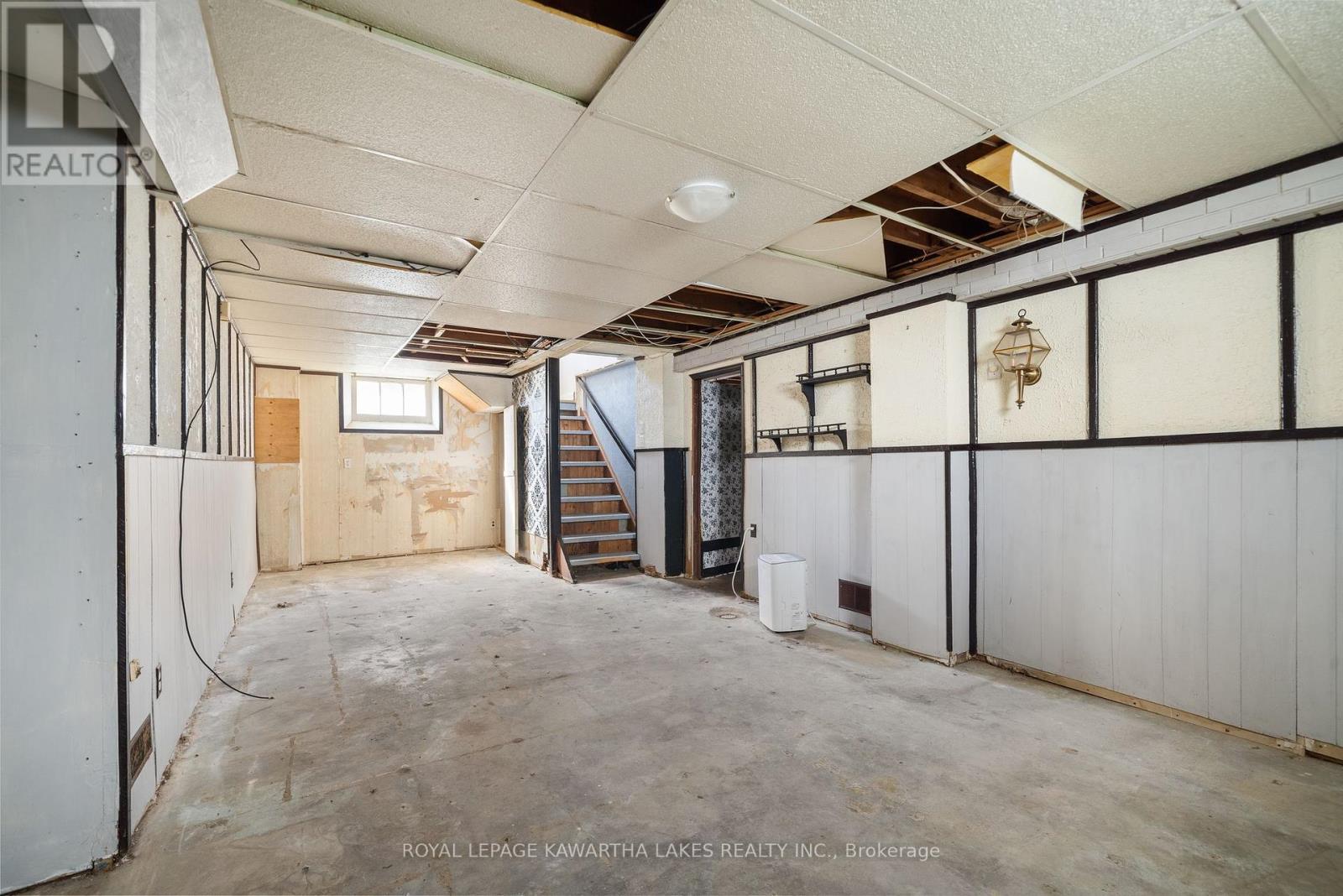 184 Ardmore Avenue, Kawartha Lakes, Ontario  K9V 2T5 - Photo 34 - X12463056