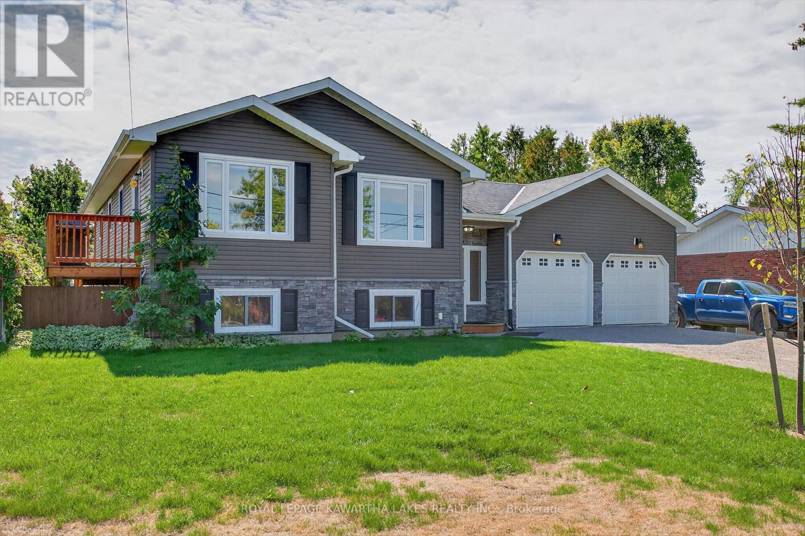 21 Hillside Drive, Kawartha Lakes, Ontario  K9V 1A3 - Photo 1 - X12467476