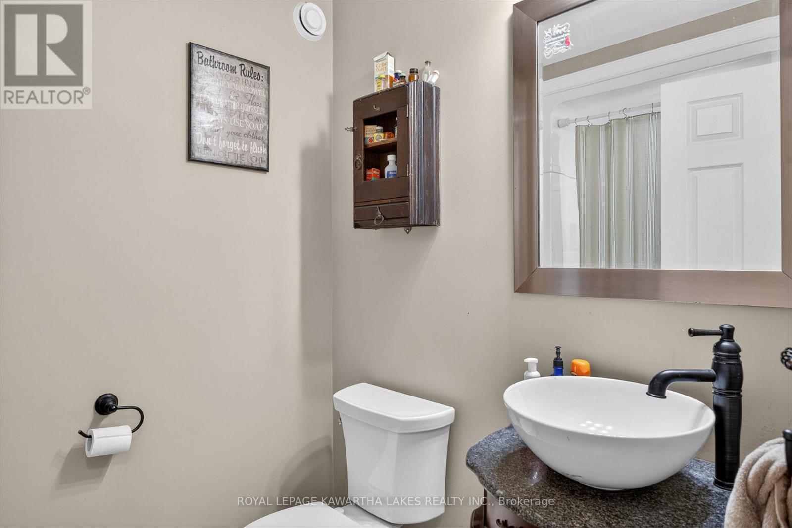 21 Hillside Drive, Kawartha Lakes, Ontario  K9V 1A3 - Photo 16 - X12467476