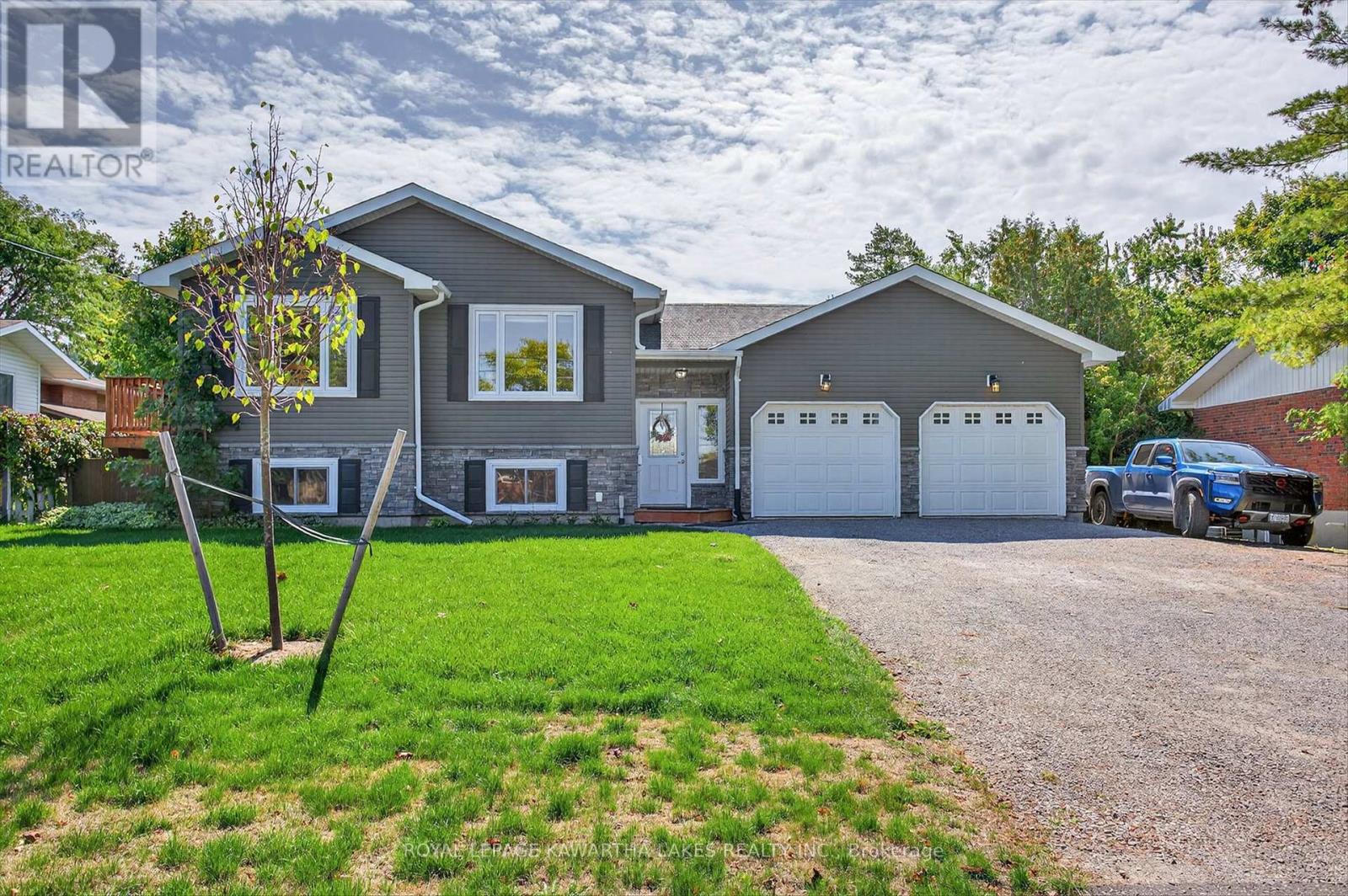 21 Hillside Drive, Kawartha Lakes, Ontario  K9V 1A3 - Photo 2 - X12467476