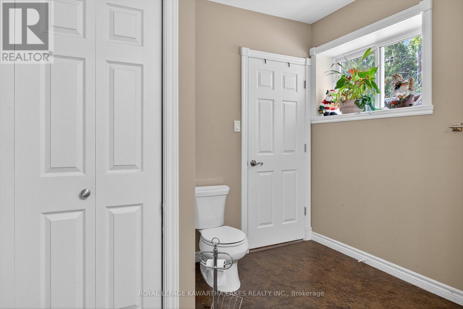 21 Hillside Drive, Kawartha Lakes, Ontario  K9V 1A3 - Photo 28 - X12467476