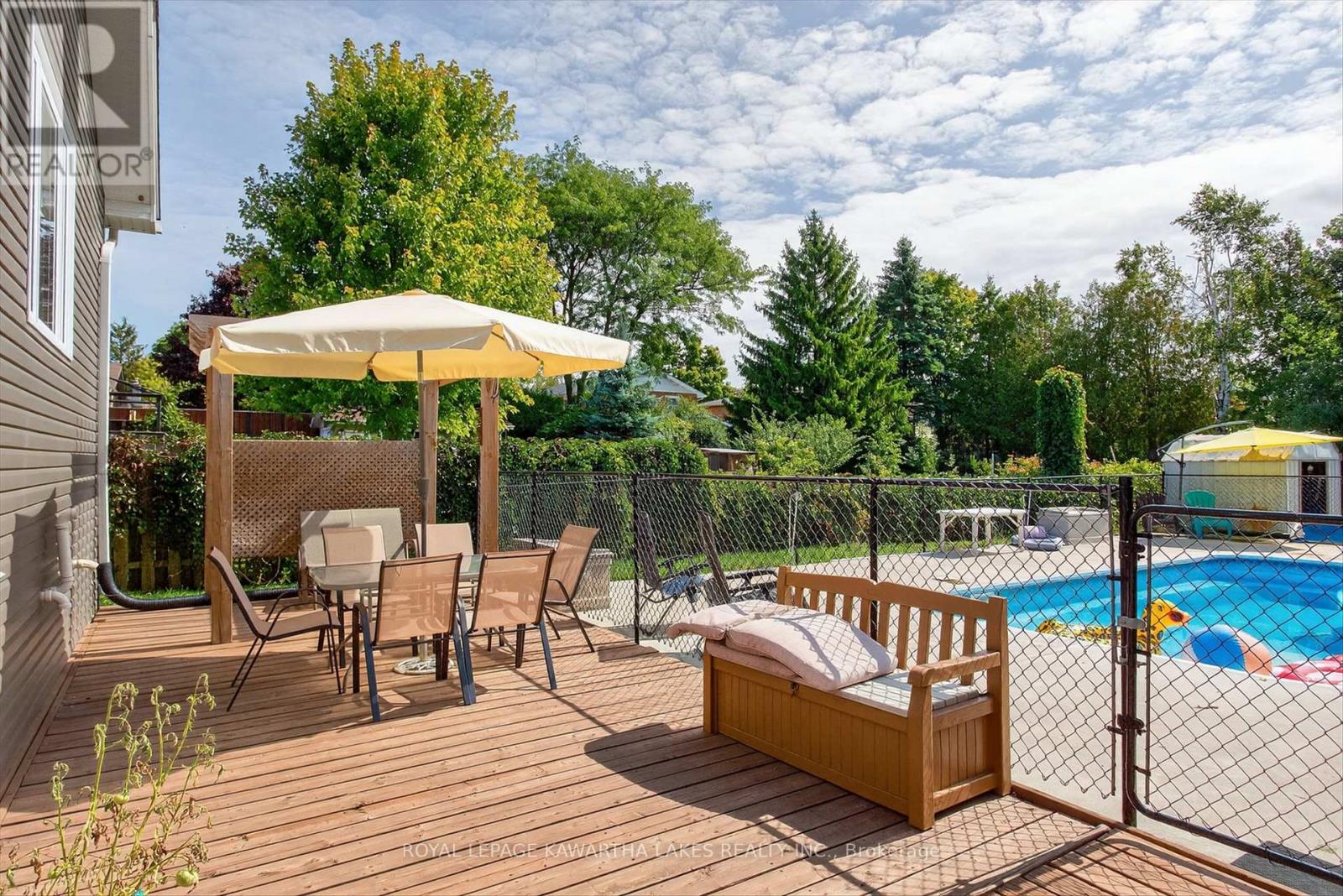 21 Hillside Drive, Kawartha Lakes, Ontario  K9V 1A3 - Photo 33 - X12467476