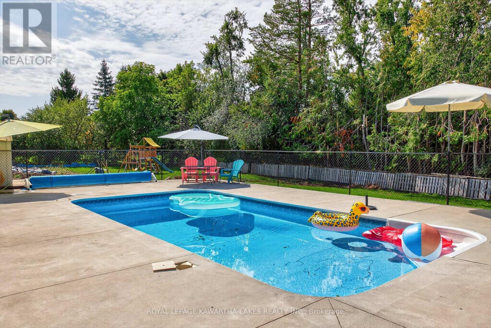 21 Hillside Drive, Kawartha Lakes, Ontario  K9V 1A3 - Photo 35 - X12467476