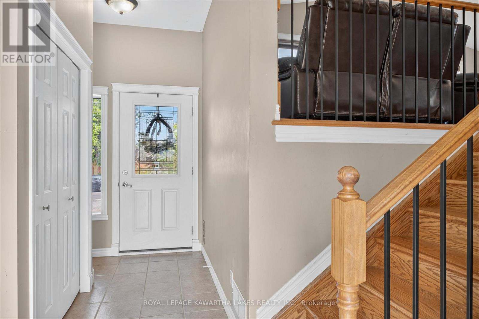 21 Hillside Drive, Kawartha Lakes, Ontario  K9V 1A3 - Photo 5 - X12467476