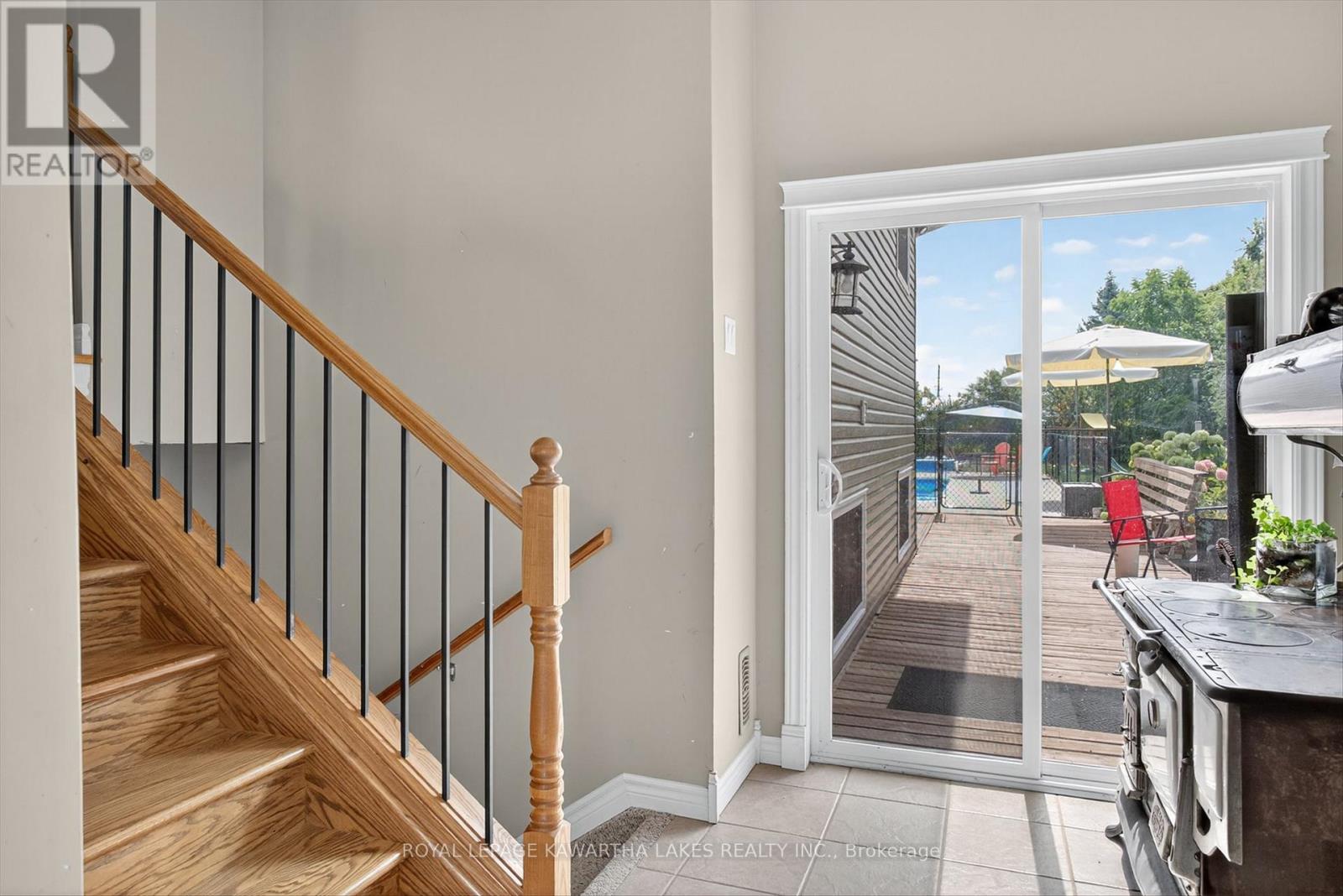 21 Hillside Drive, Kawartha Lakes, Ontario  K9V 1A3 - Photo 6 - X12467476