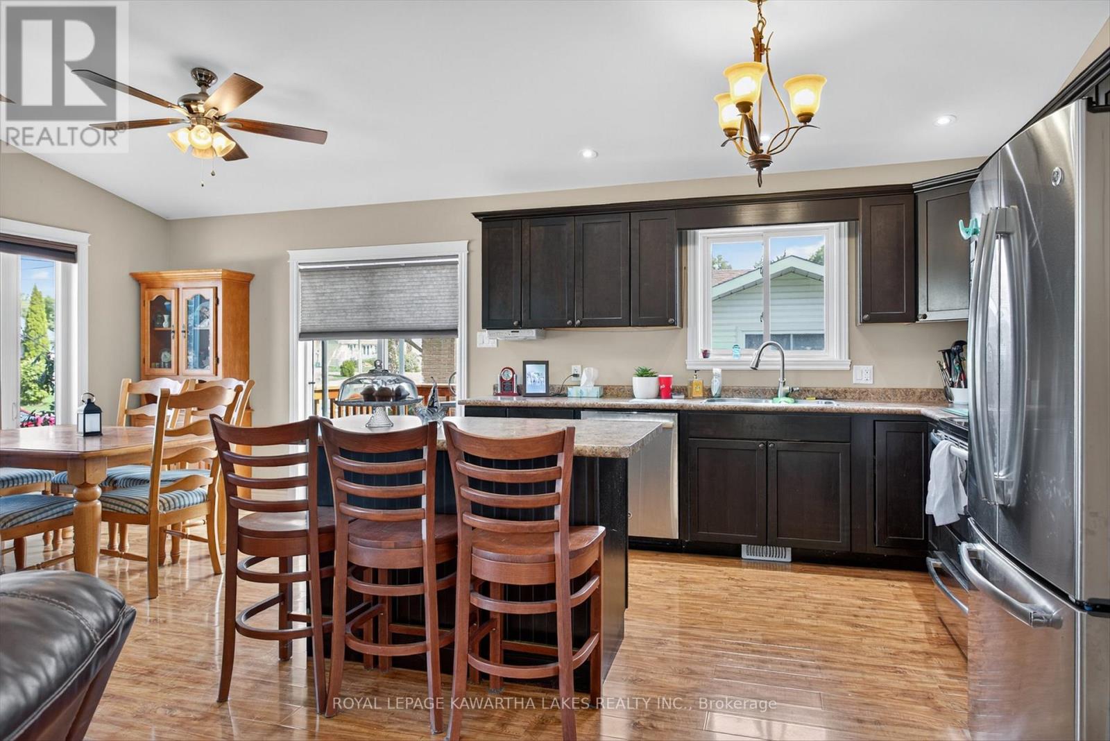 21 Hillside Drive, Kawartha Lakes, Ontario  K9V 1A3 - Photo 7 - X12467476