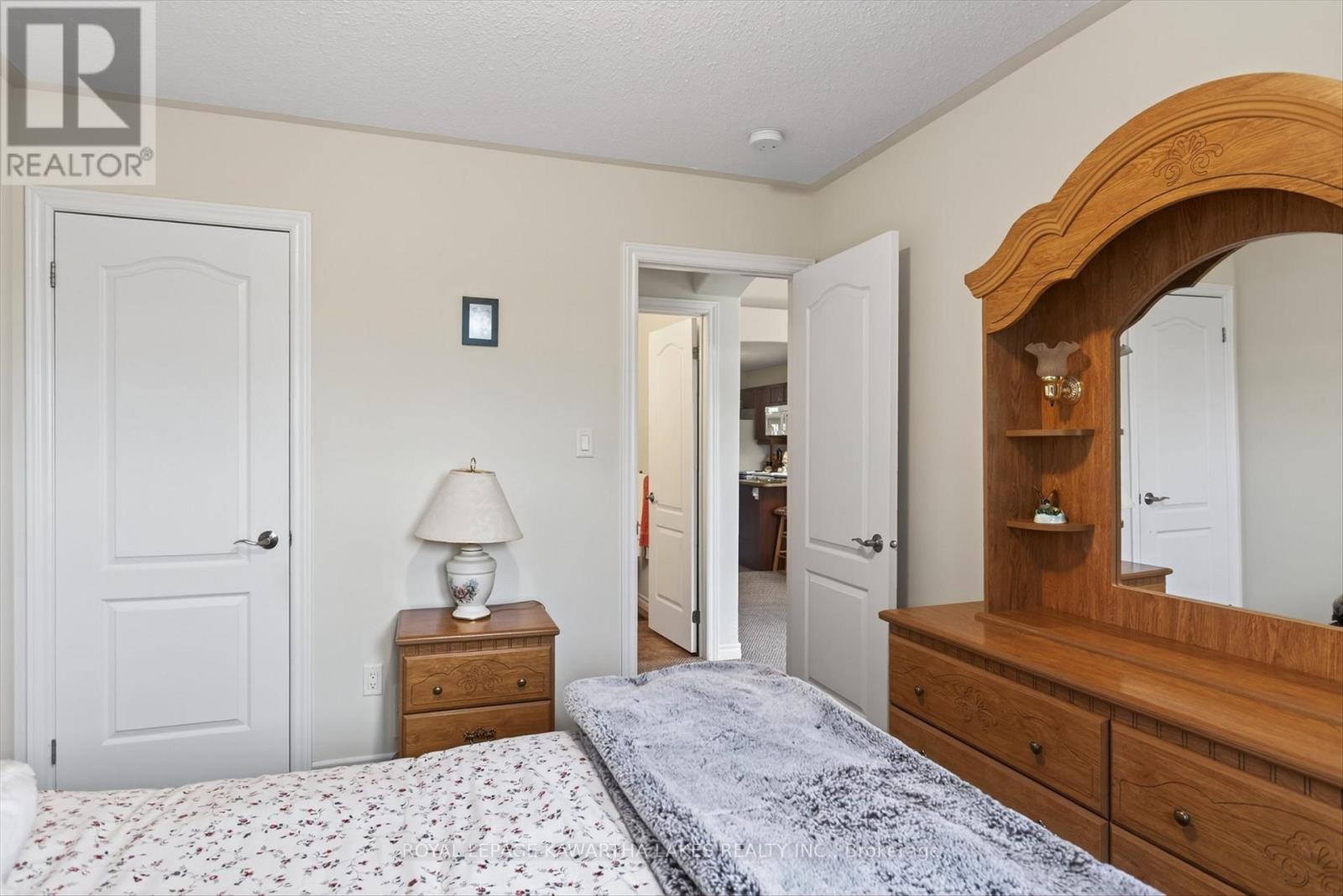 26 Chadwin Drive, Kawartha Lakes, Ontario  K9V 0E9 - Photo 17 - X12501528